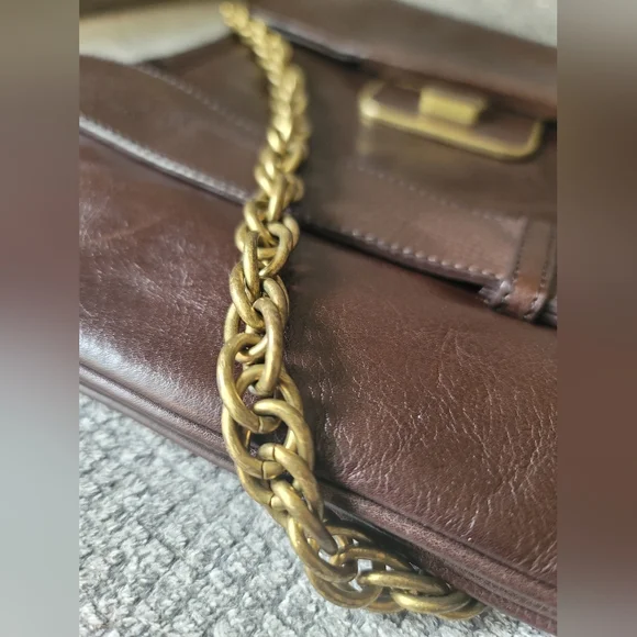 Kenneth Cole New York Leather Crossbody With Metal Chain - Picture 6 of 12